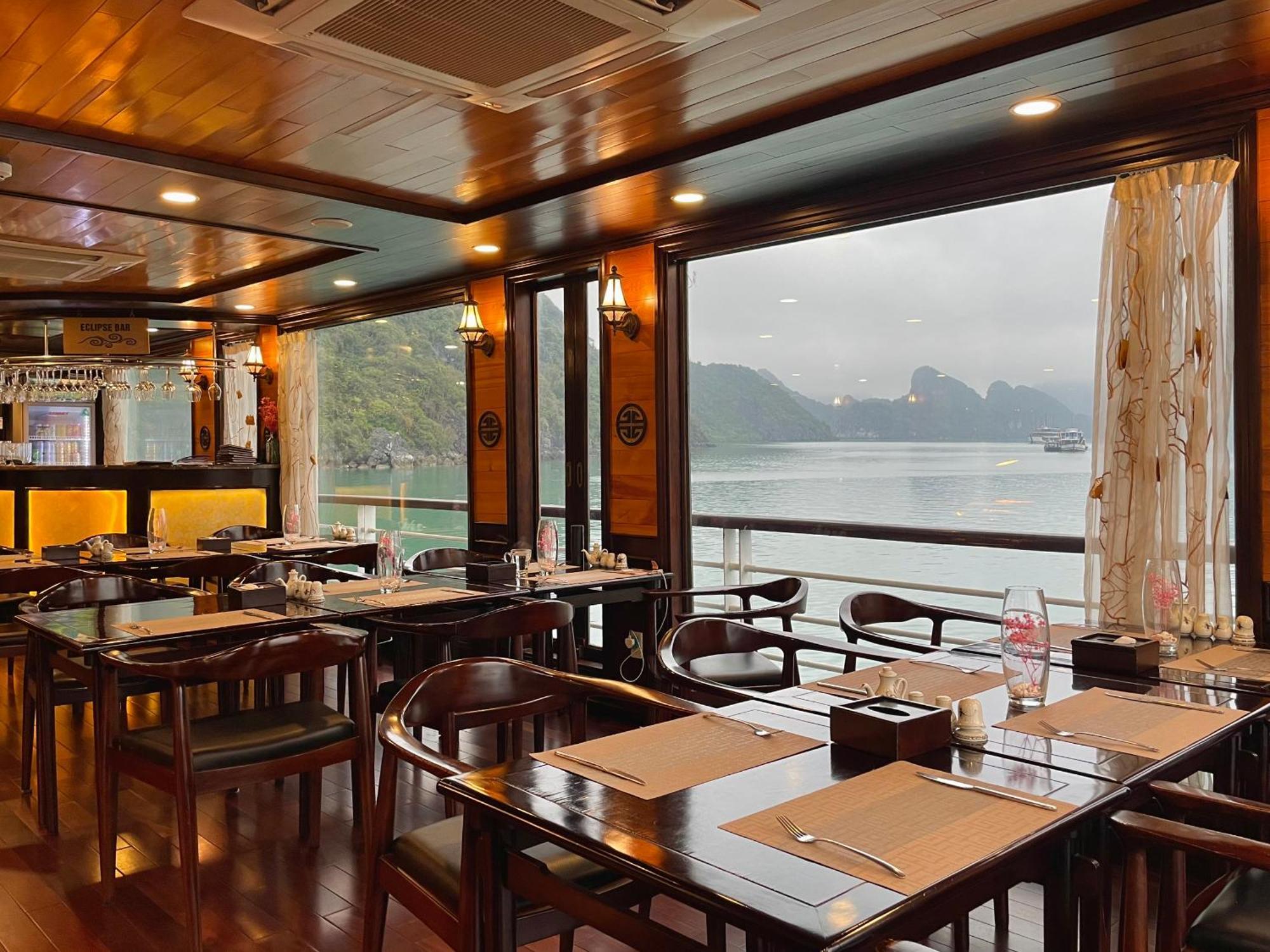 V'Spirit Cruise Hotel Hạ Long Ngoại thất bức ảnh