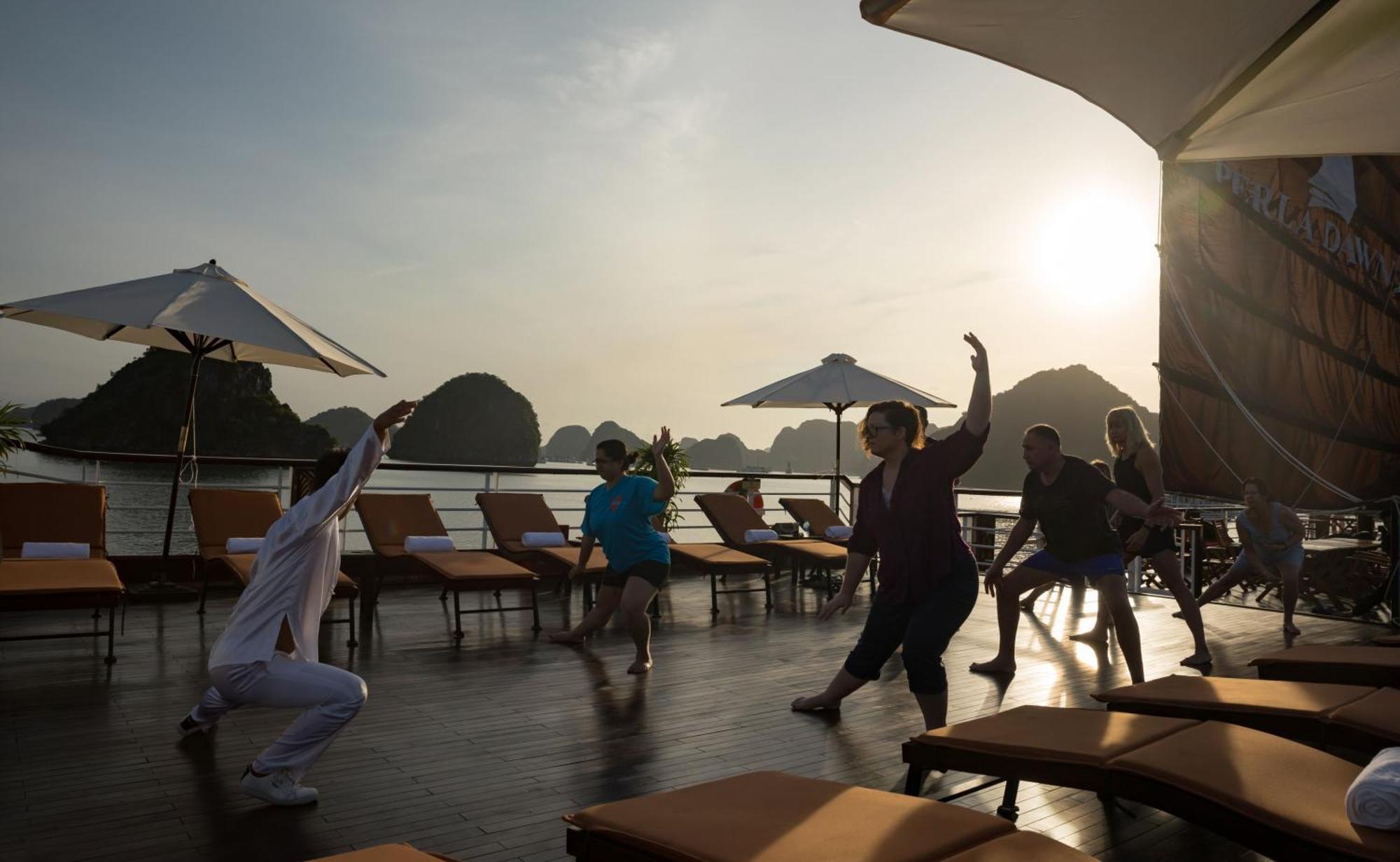 V'Spirit Cruise Hotel Hạ Long Ngoại thất bức ảnh