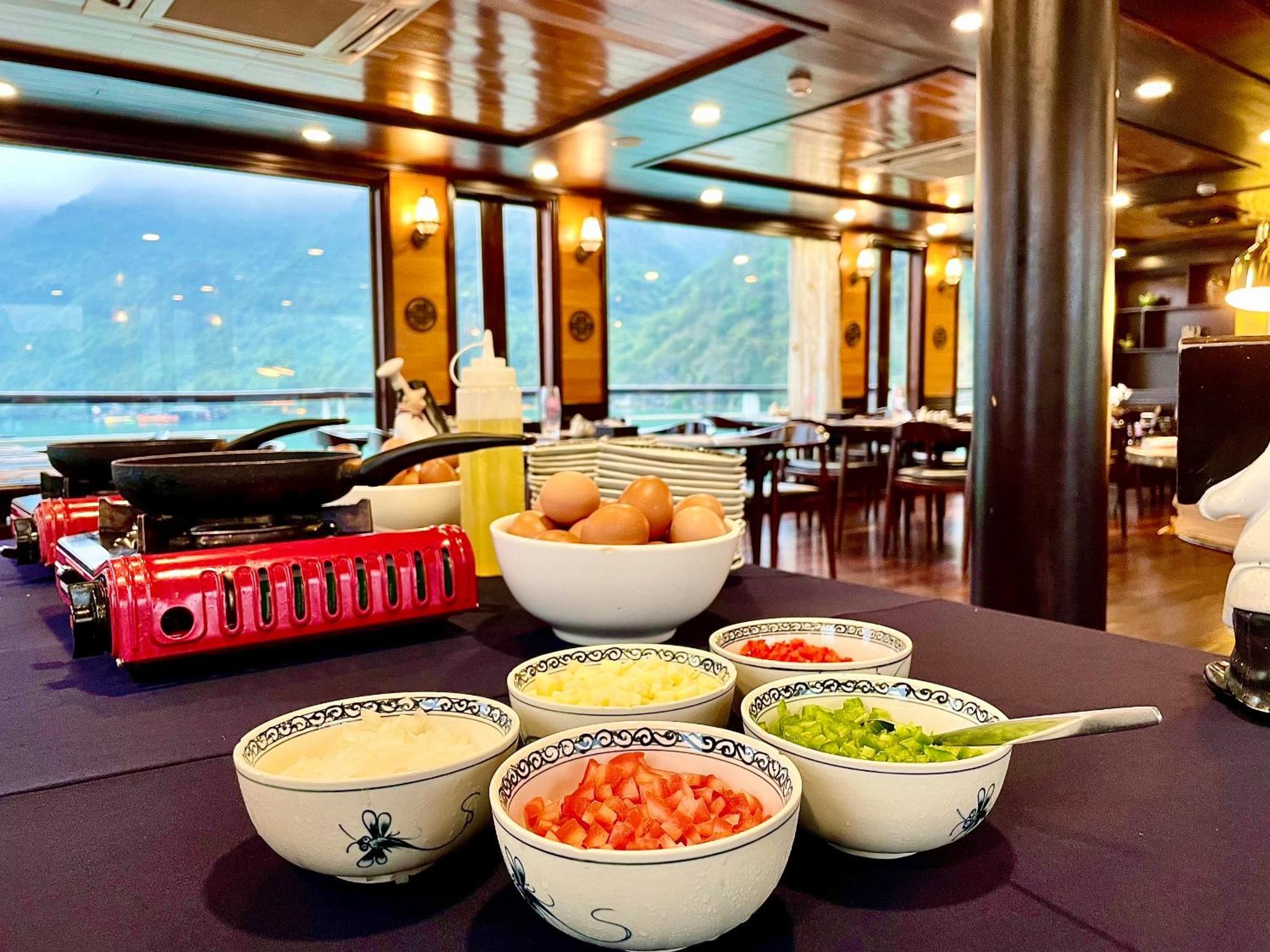 V'Spirit Cruise Hotel Hạ Long Ngoại thất bức ảnh